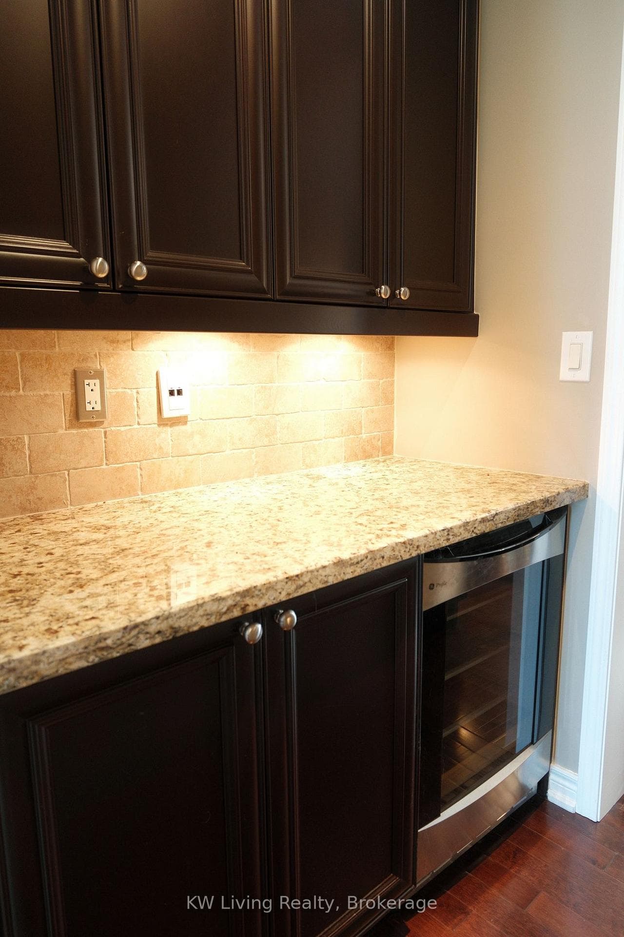 120 Chapman Court photo 12
