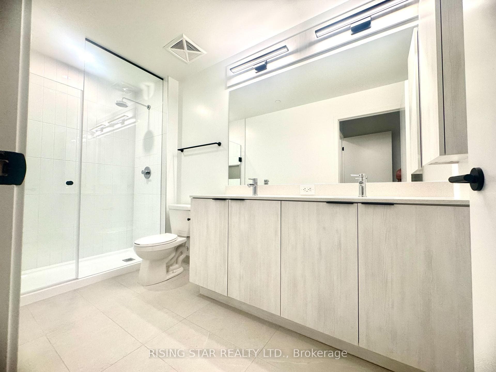 2495 Eglinton Avenue Unit 1209 photo 25