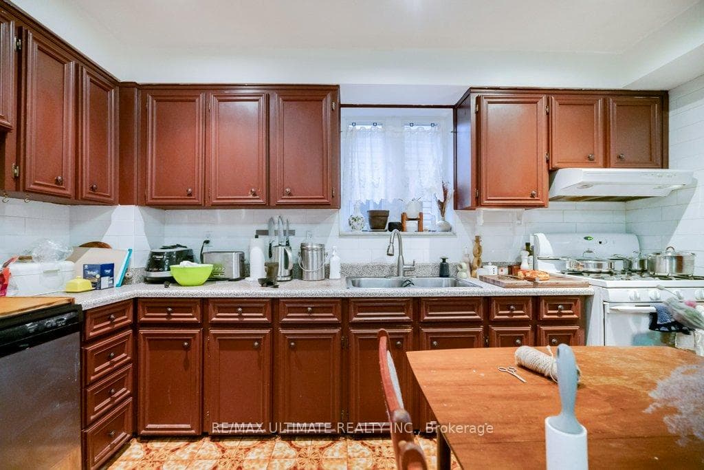53 Churchill Avenue Unit Main photo 15