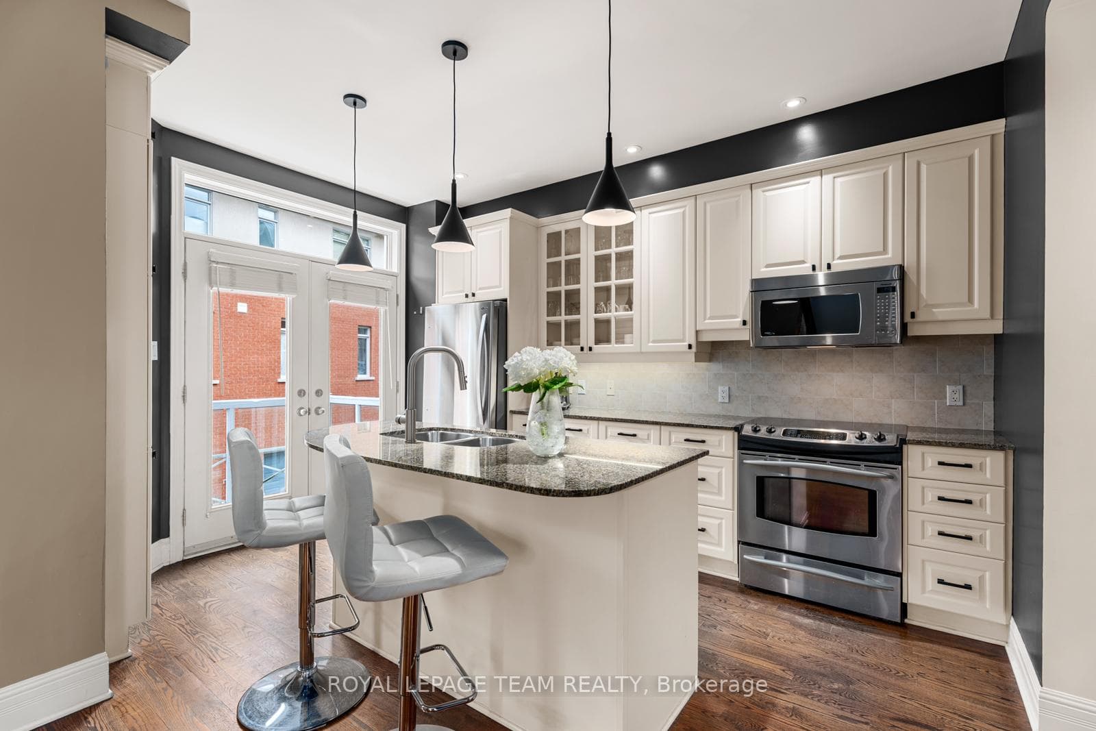520 Queen Elizabeth Drive Unit 27 photo 6