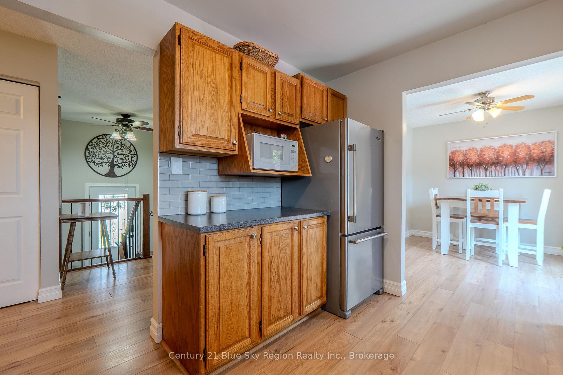 203 Rancier Street photo 13