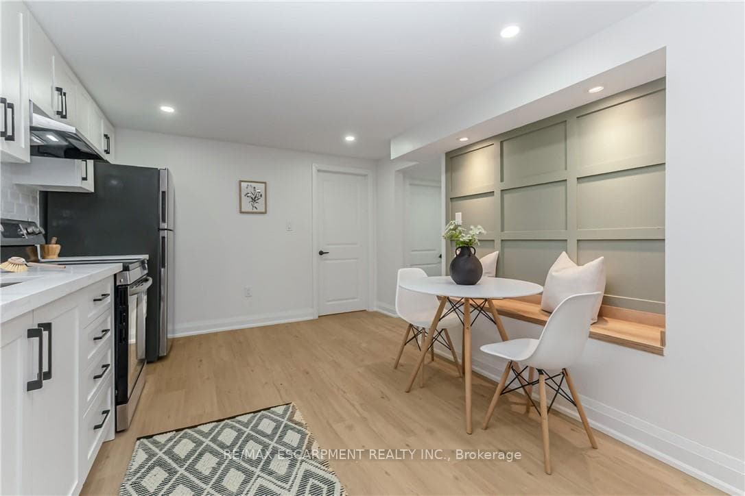 487 East 37th Street photo 33