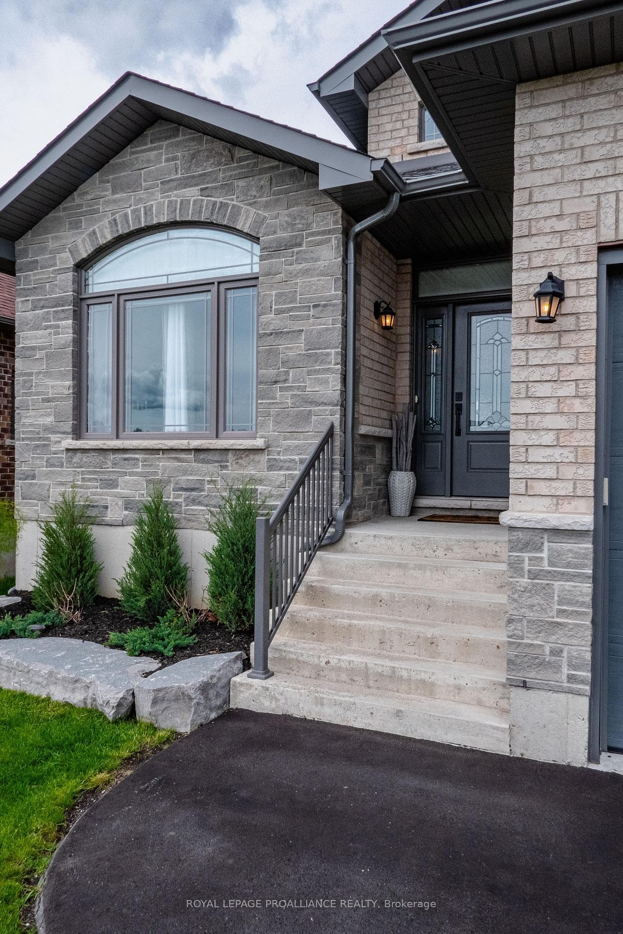 5 Briarwood Crescent photo 4