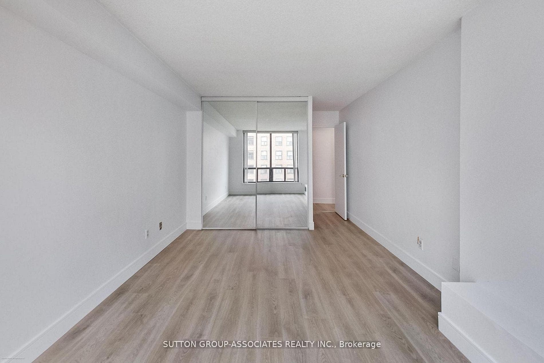 250 Jarvis Street Unit 804 photo 23