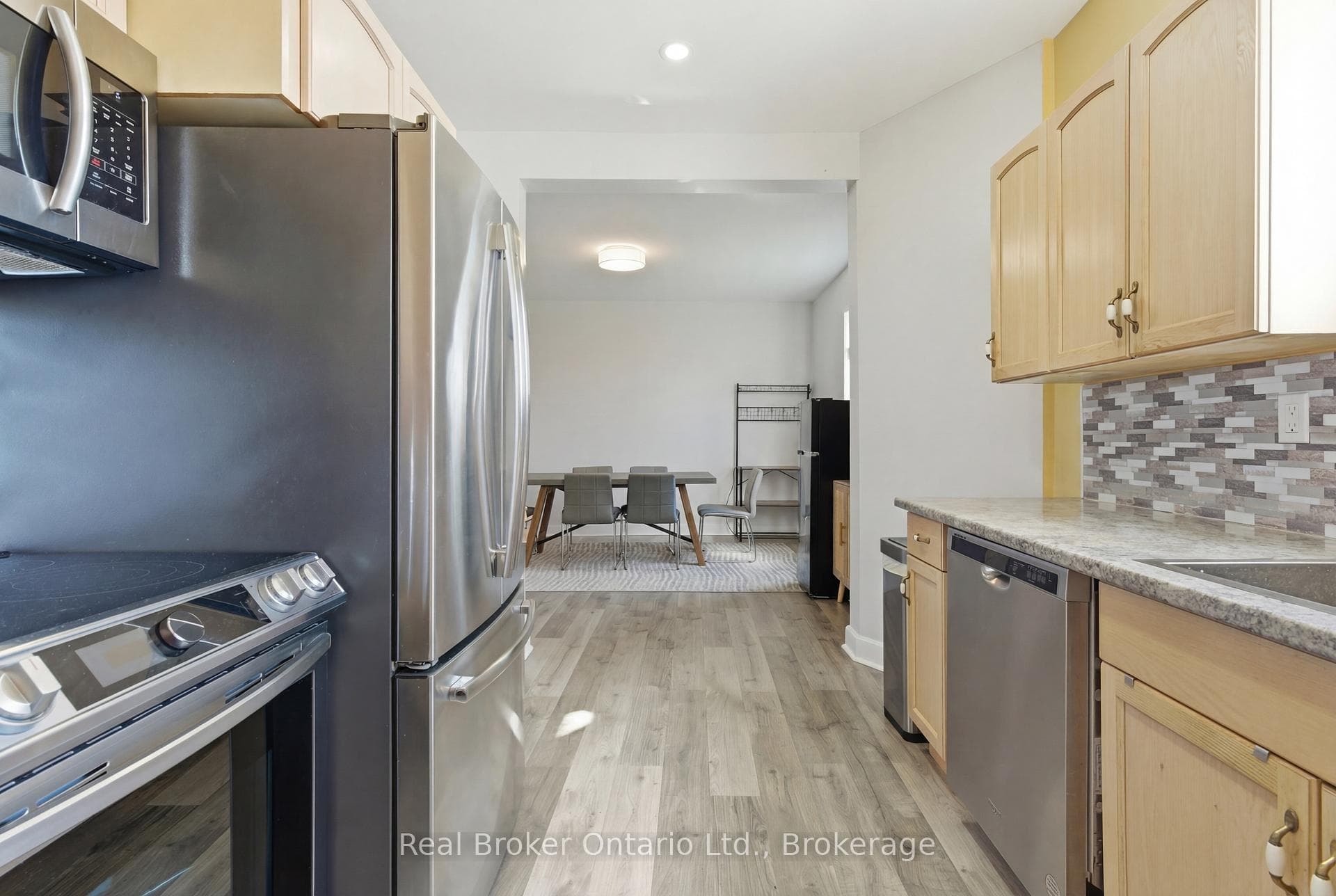 154 Niagara Falls Road photo 18
