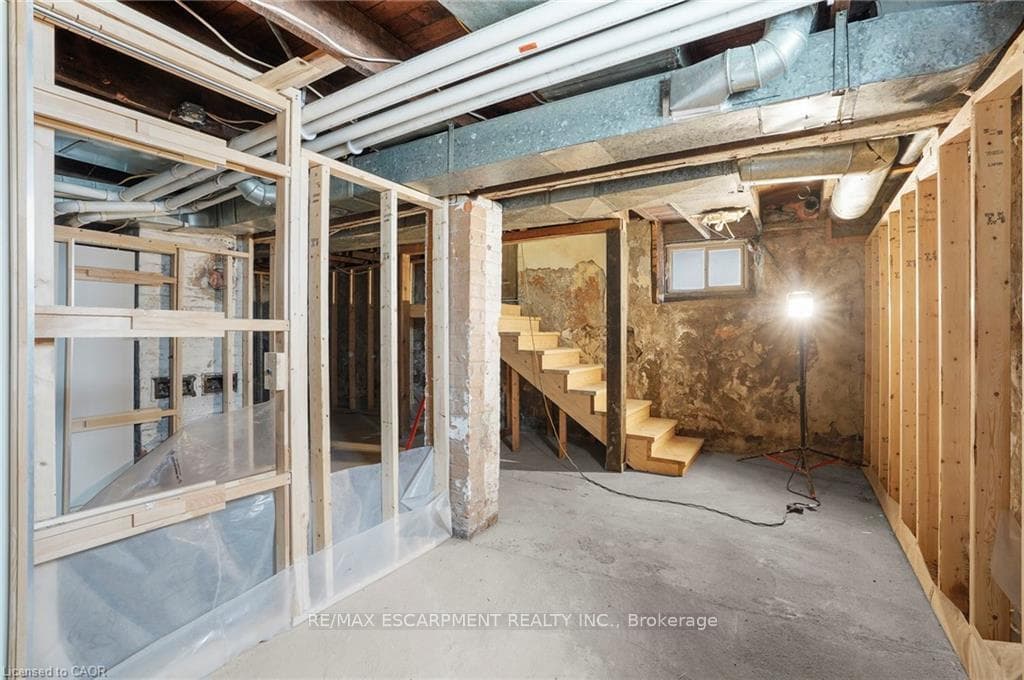 11 Wright Avenue photo 17