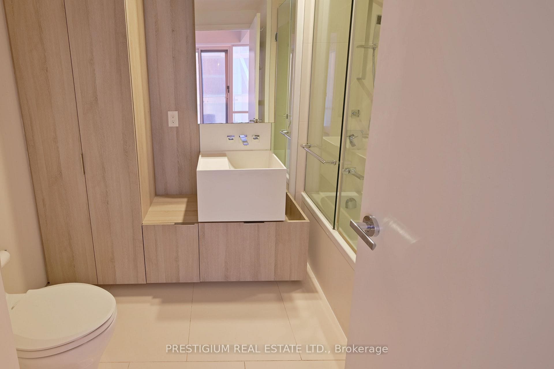 1 Bloor Street Unit 2609 photo 9
