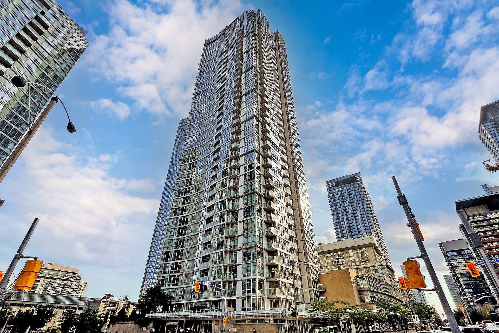 10 Navy Wharf Court Unit 4302 photo 1