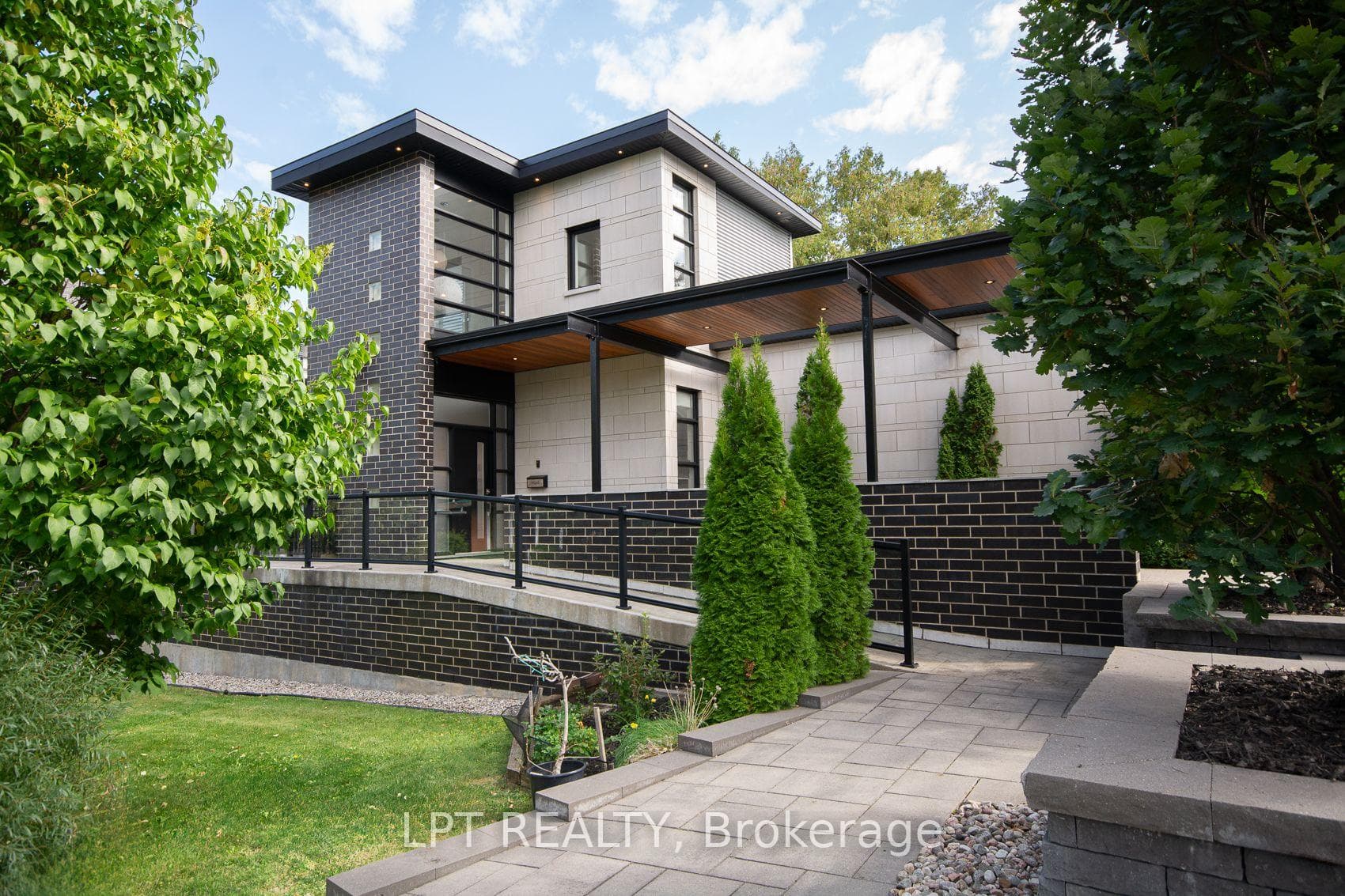 847 Walkley Road photo 6