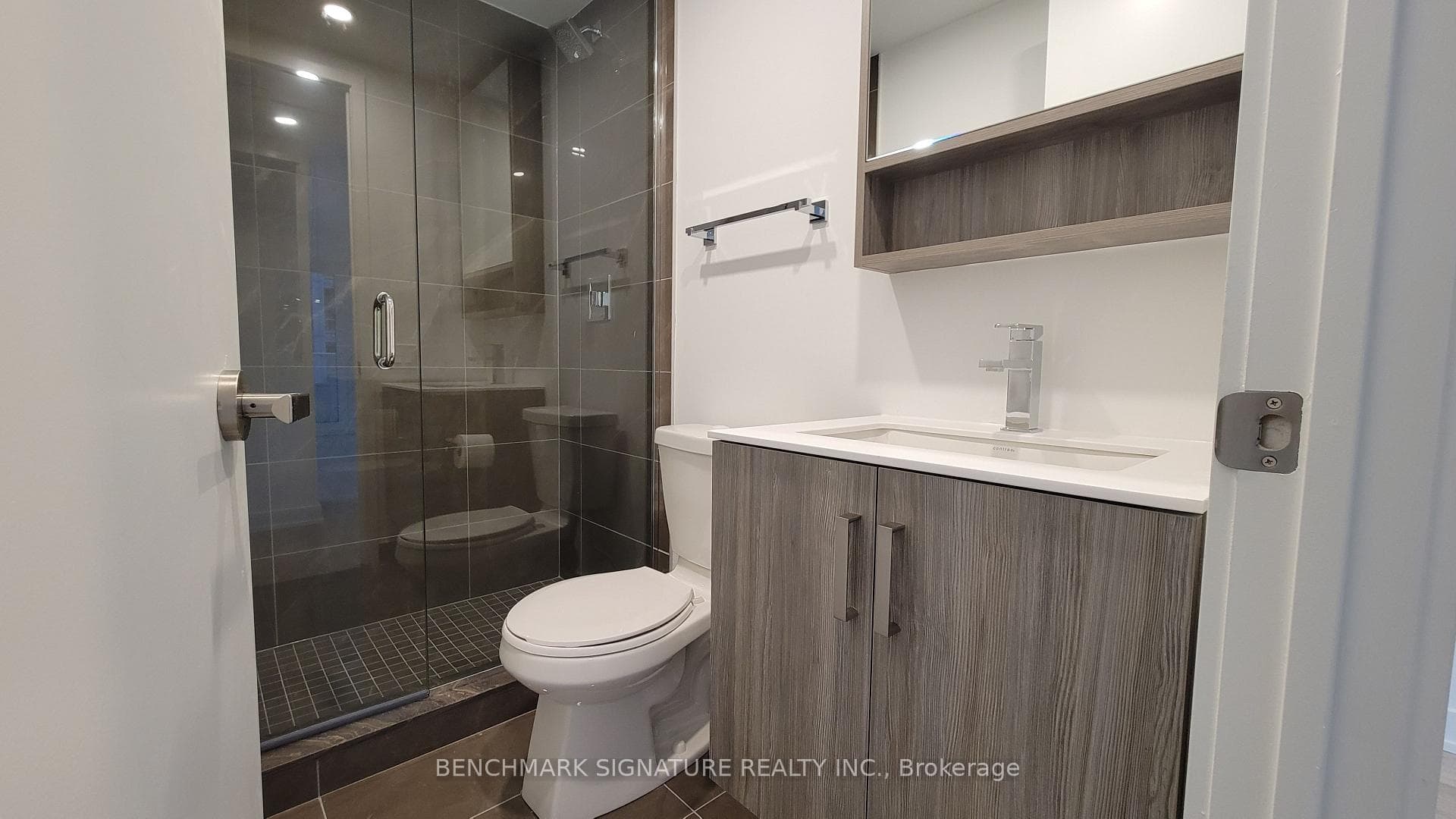 88 Queen Street Unit 1002 photo 8