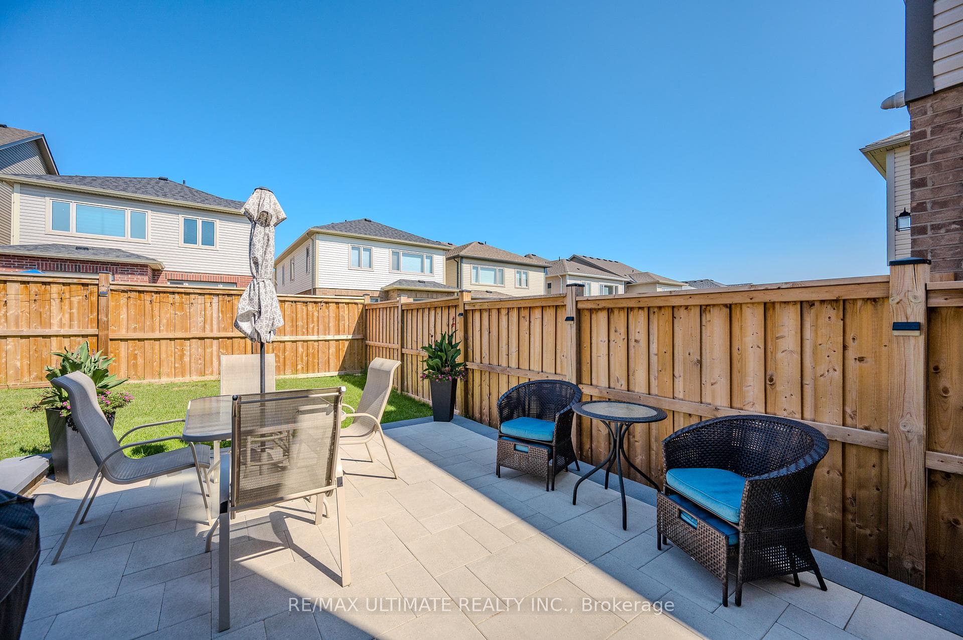 121 Haldimand Street photo 46