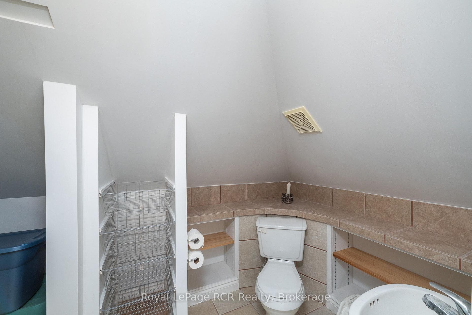 1218 1st Avenue photo 26