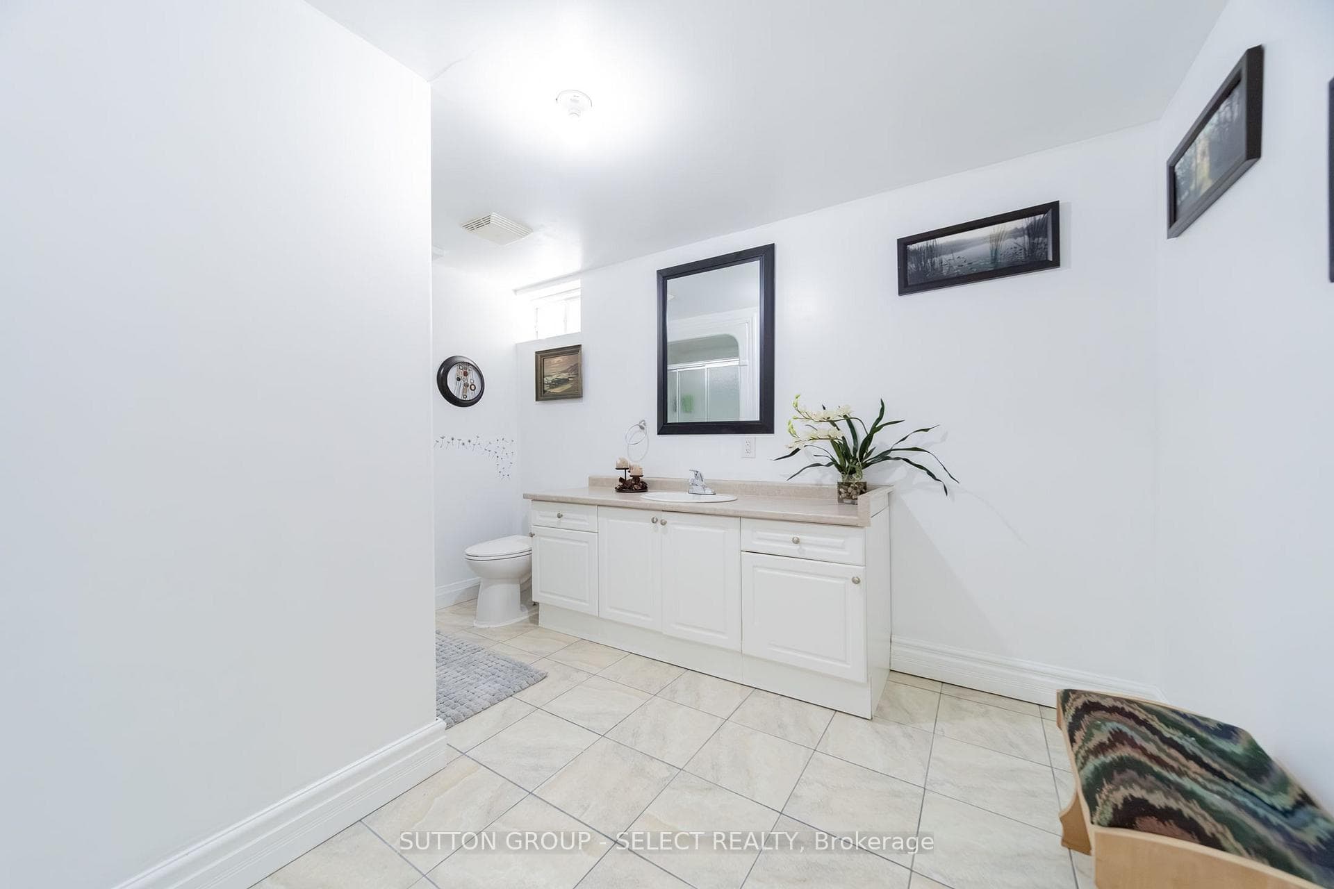 Lower Level 3 Pc Bath In-Law Suite Potential