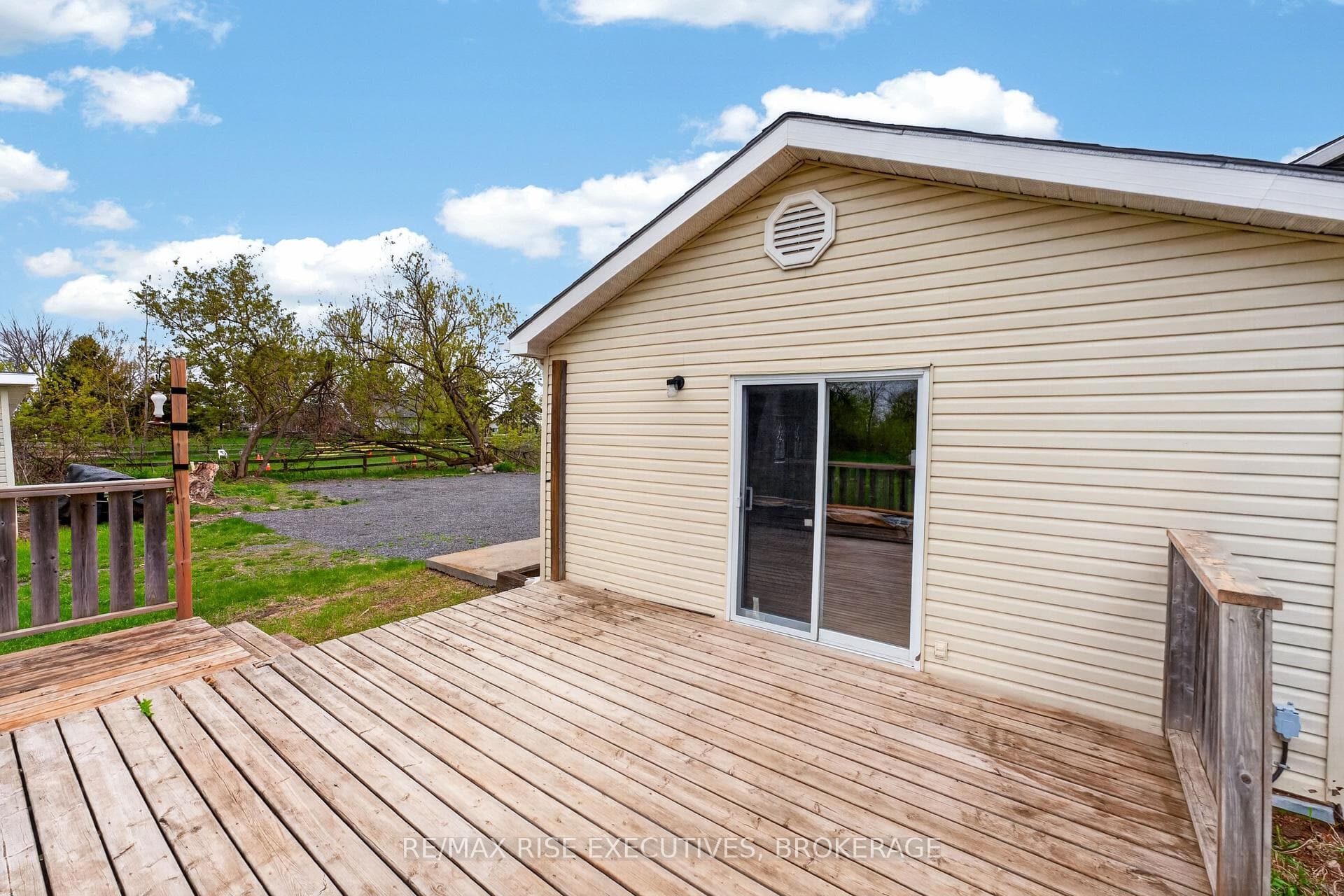 750 Moira Road photo 35