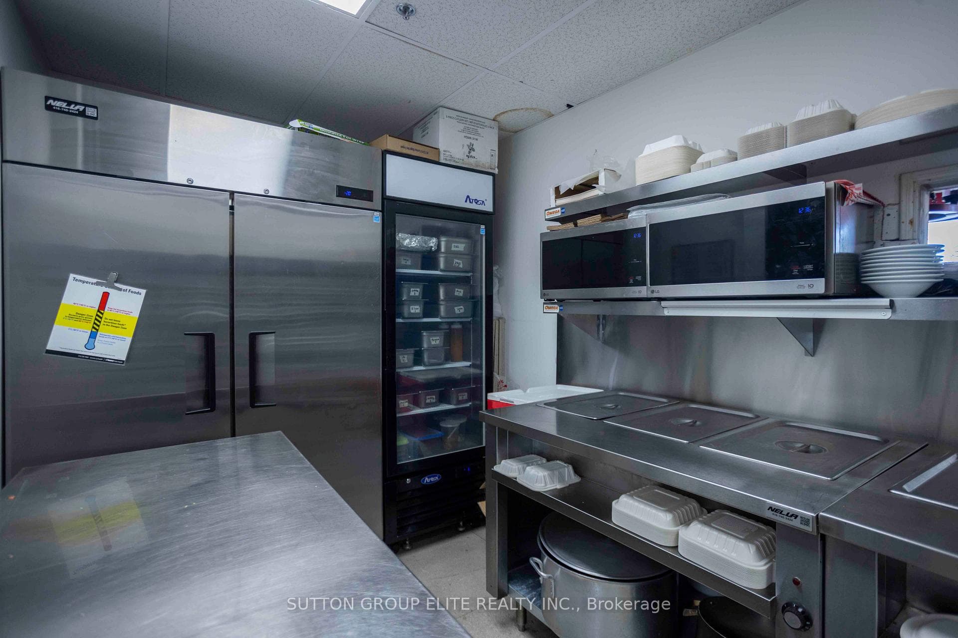 4801 Steeles Avenue Unit 6 photo 8