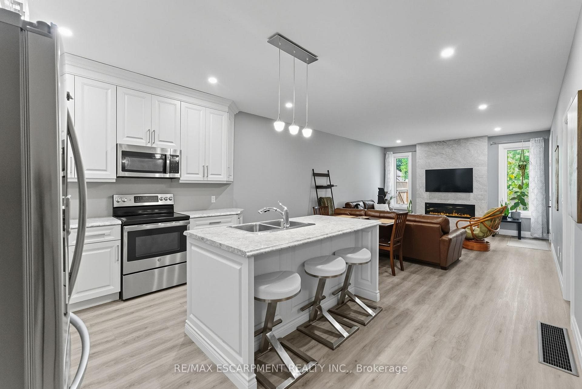 1053 Bay Street photo 19