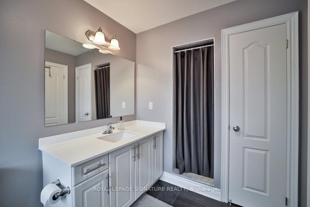 64 Andretti Crescent photo 27