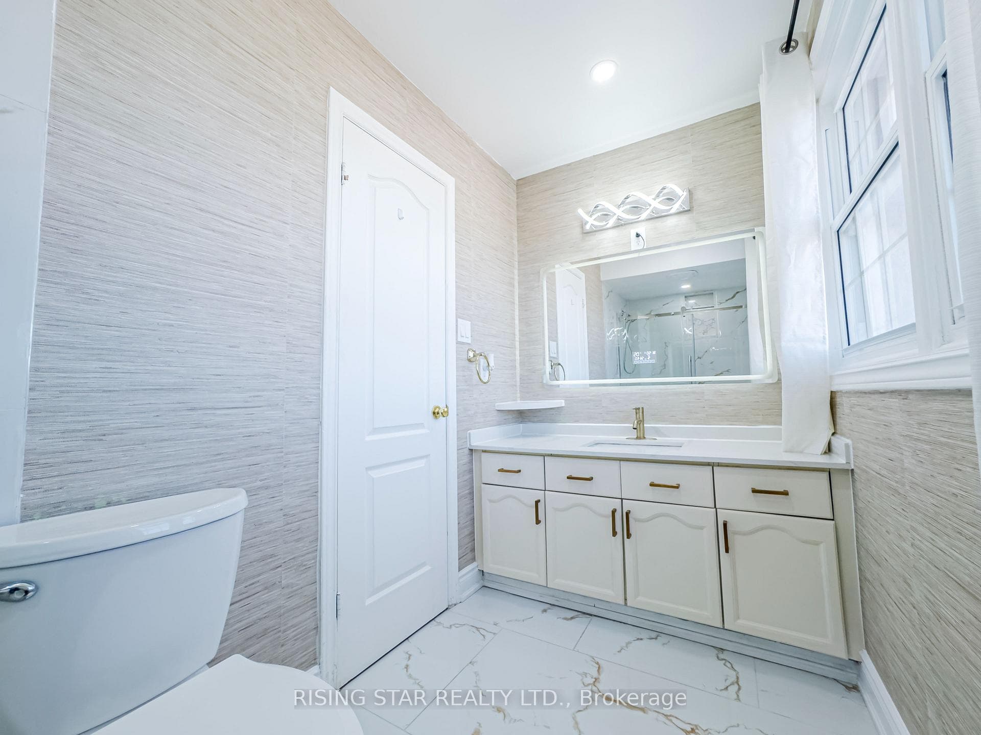 106 Ashbury Court photo 33