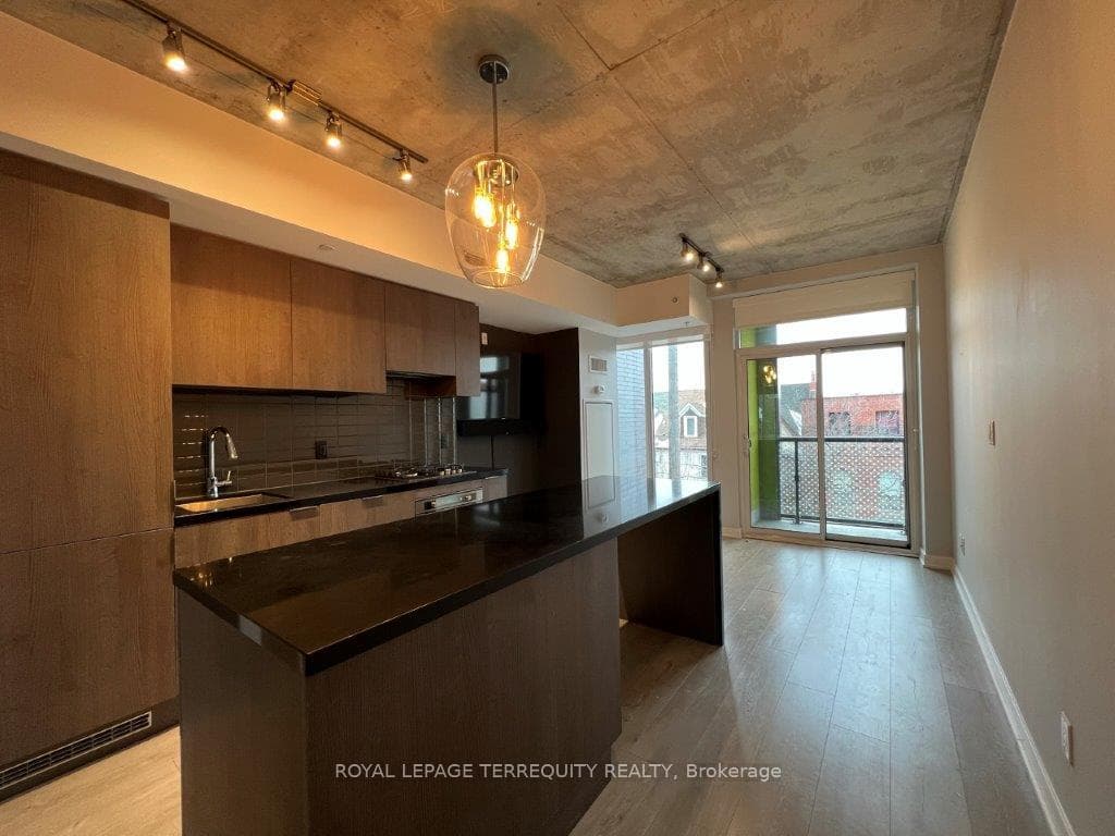109 Ossington Avenue Unit 308 photo 3
