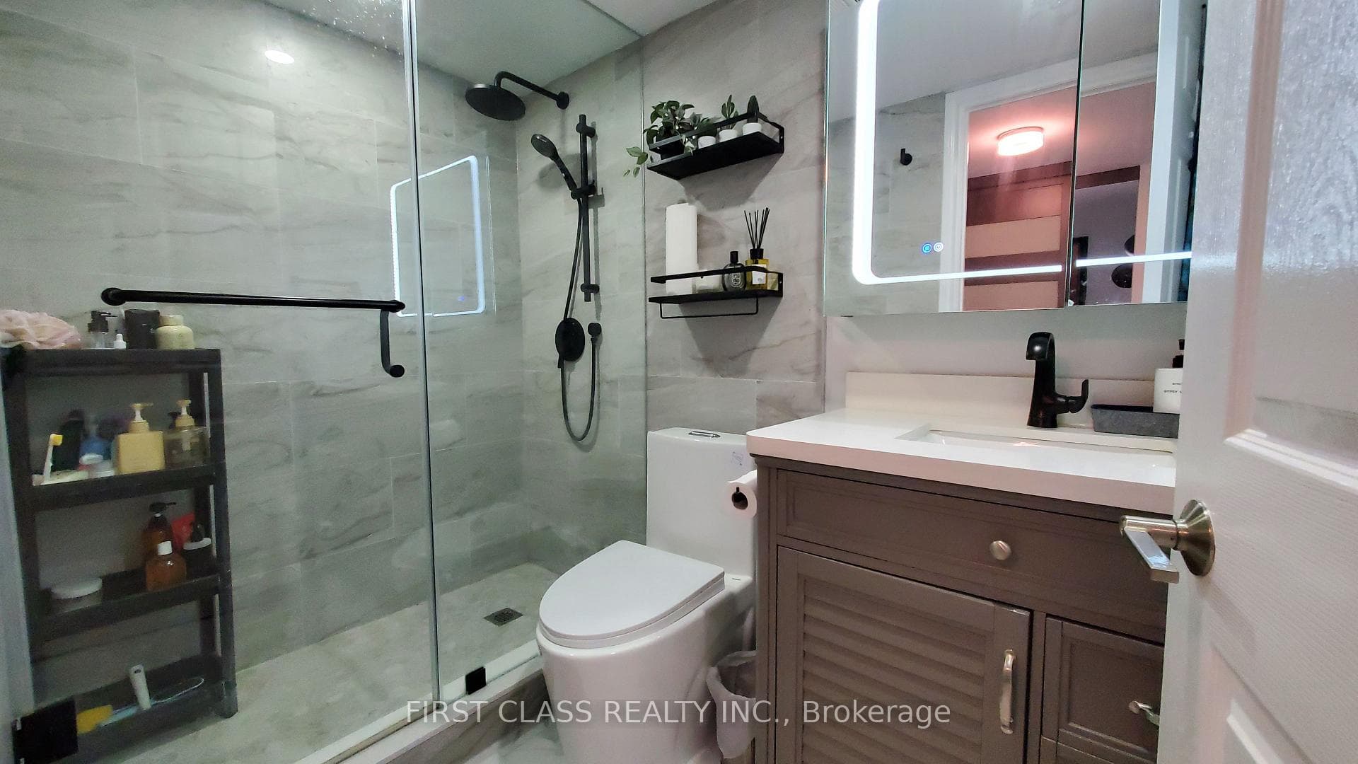 130 Pond Drive Unit 802 photo 5