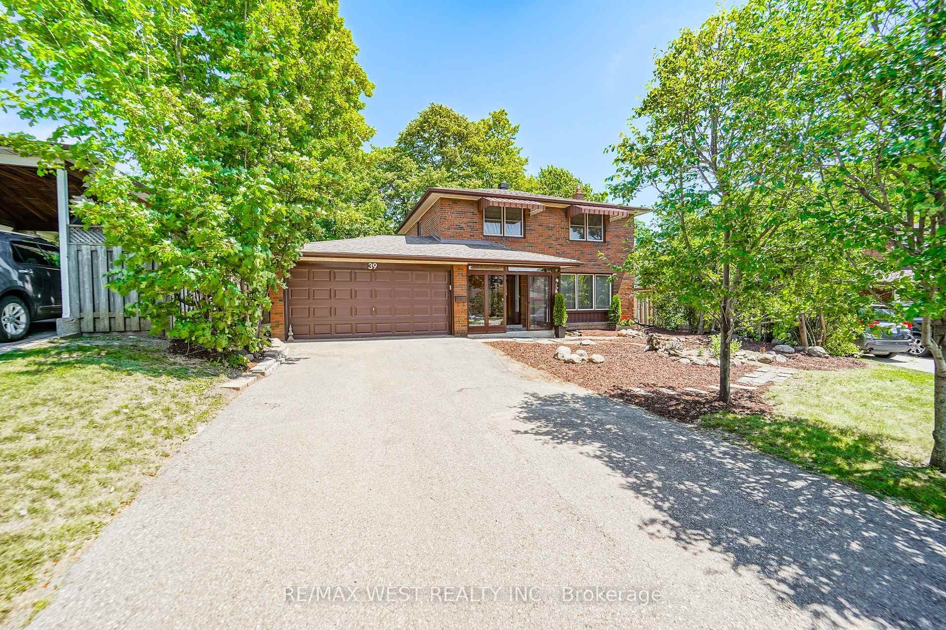 39 Madron Crescent photo 2