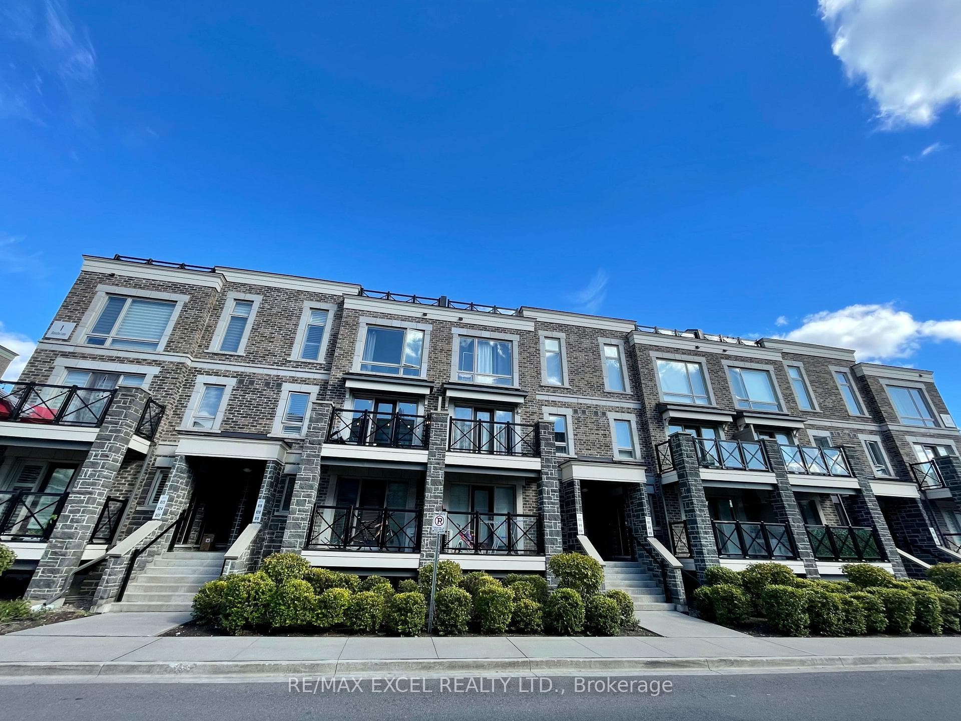 1 Blanche Lane Unit 819 photo 2