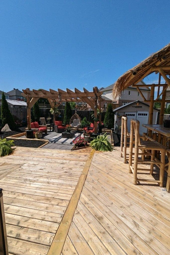 344 Bons Avenue photo 31