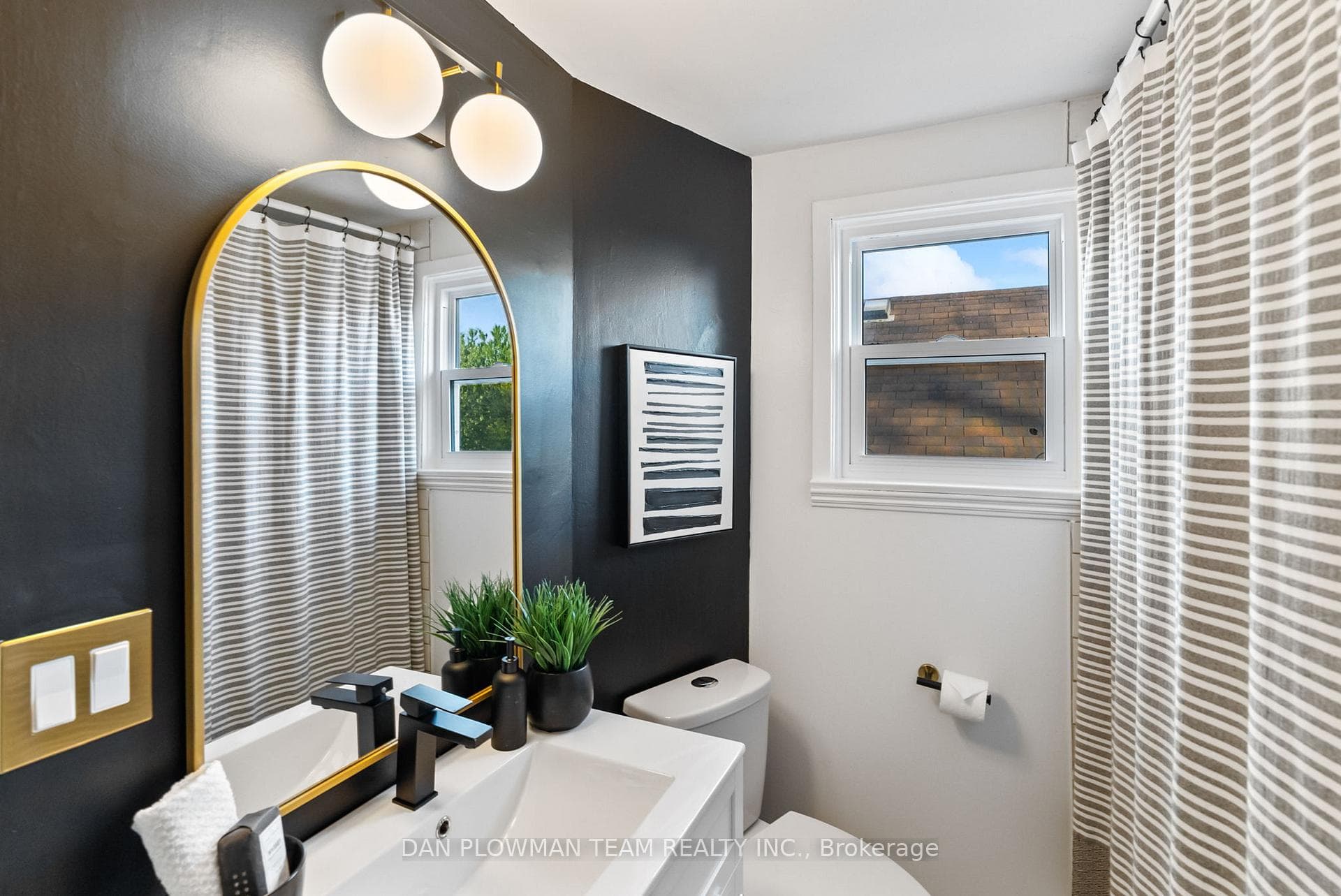 110 Warren Avenue photo 22