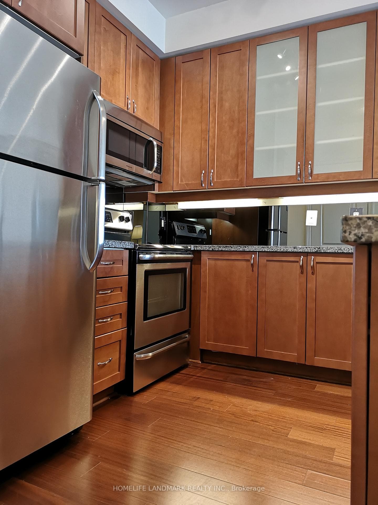 111 Upper Duke Crescent Unit 803 photo 9