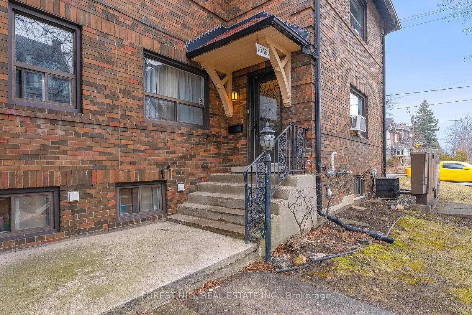 1068 Avenue Road Unit Unit A photo 5