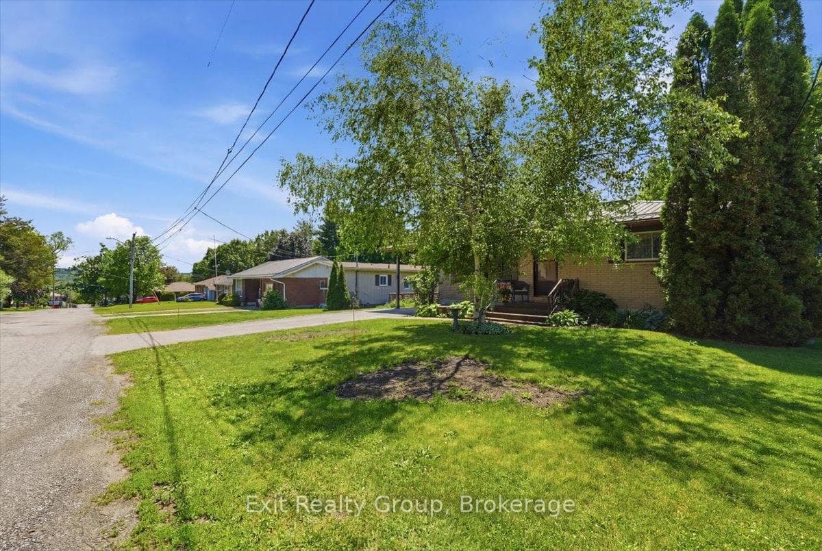 192 Baker Street photo 36