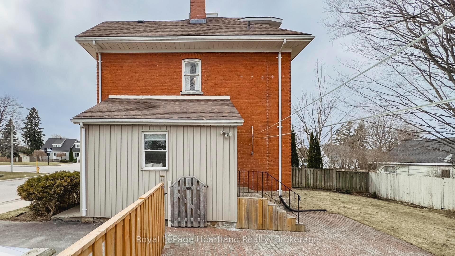 221 Bayfield Road photo 46