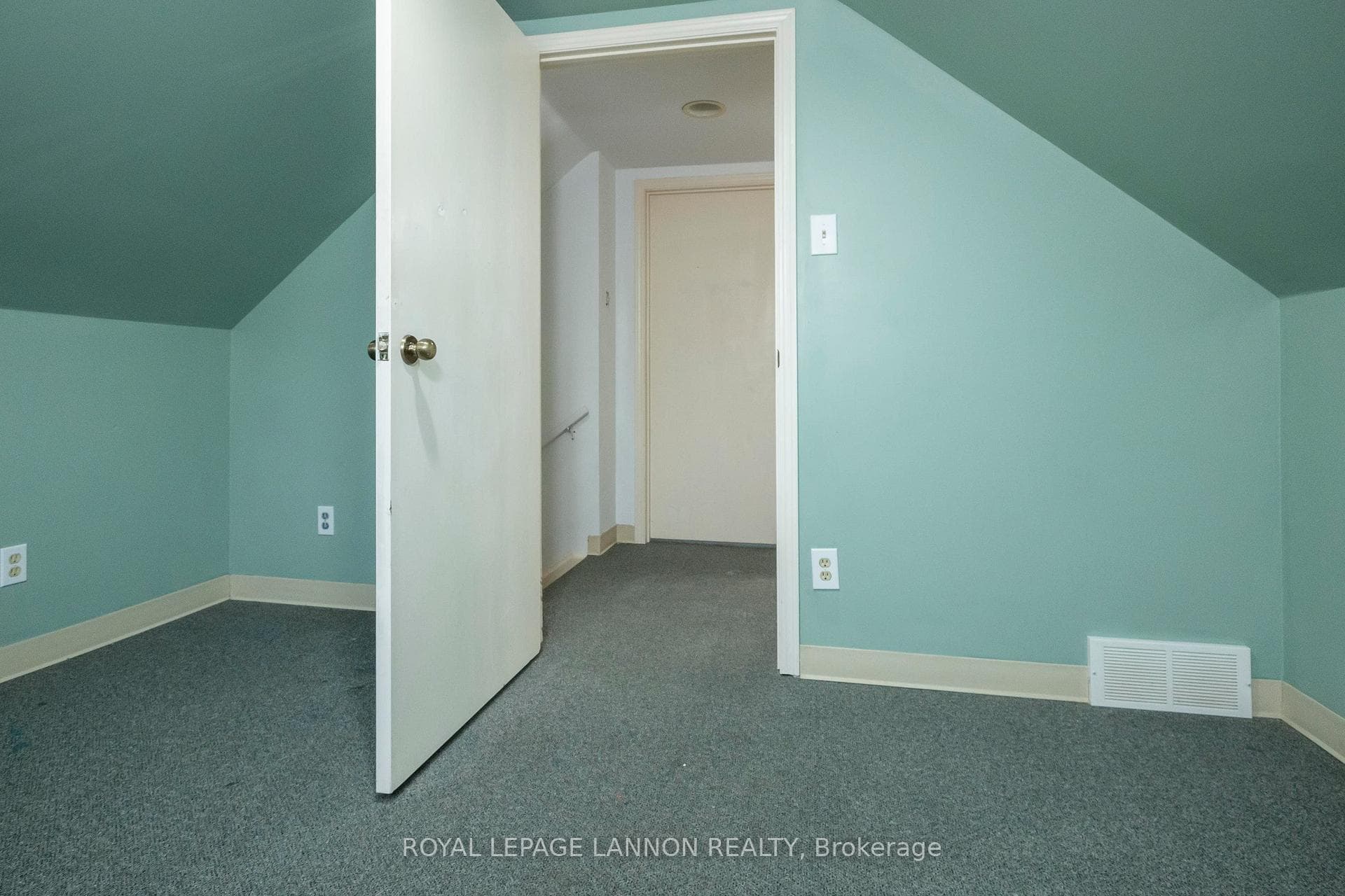 126 HERON Street photo 14