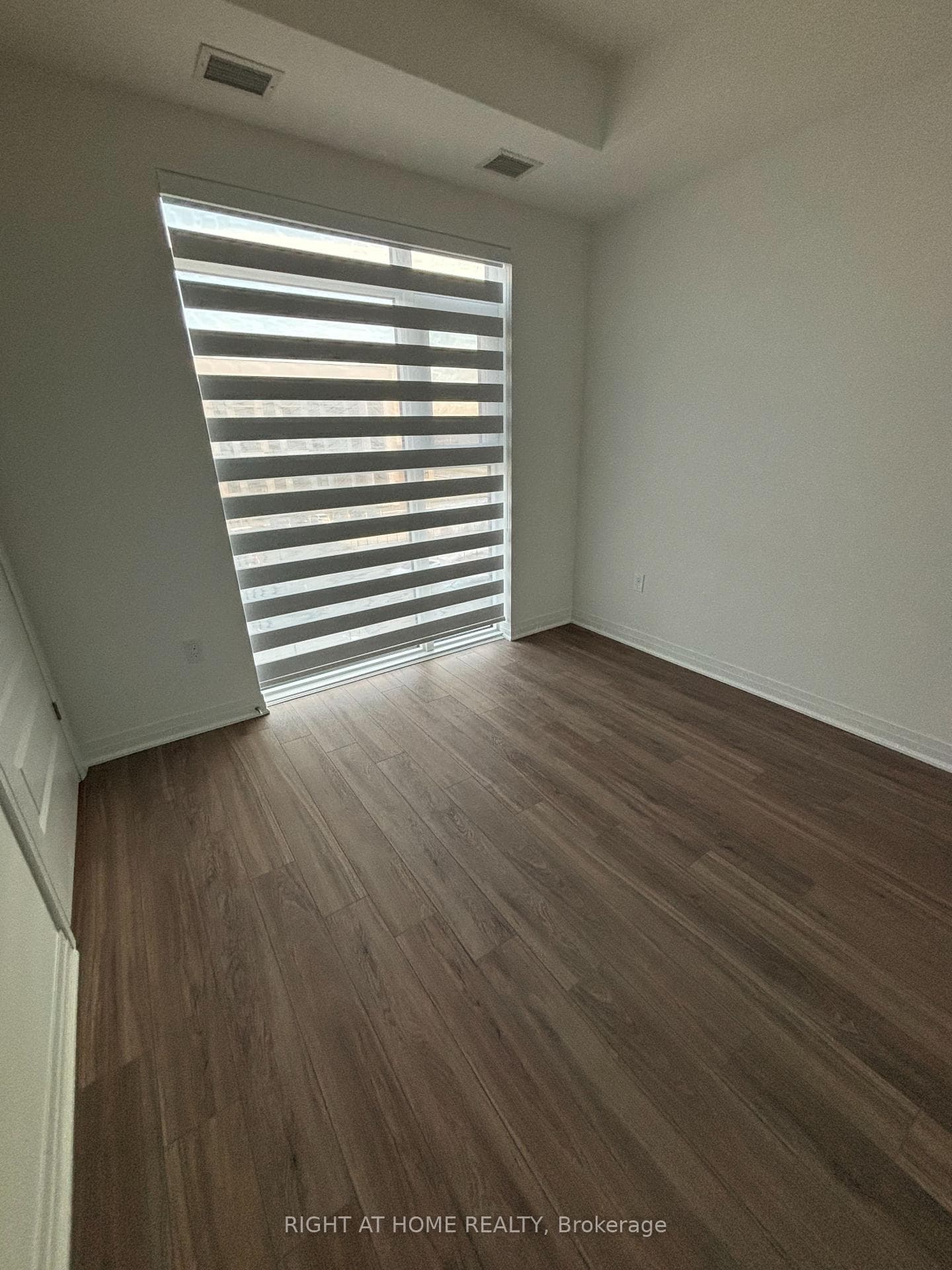 490 Gordon Krantz Avenue Unit 409 photo 21