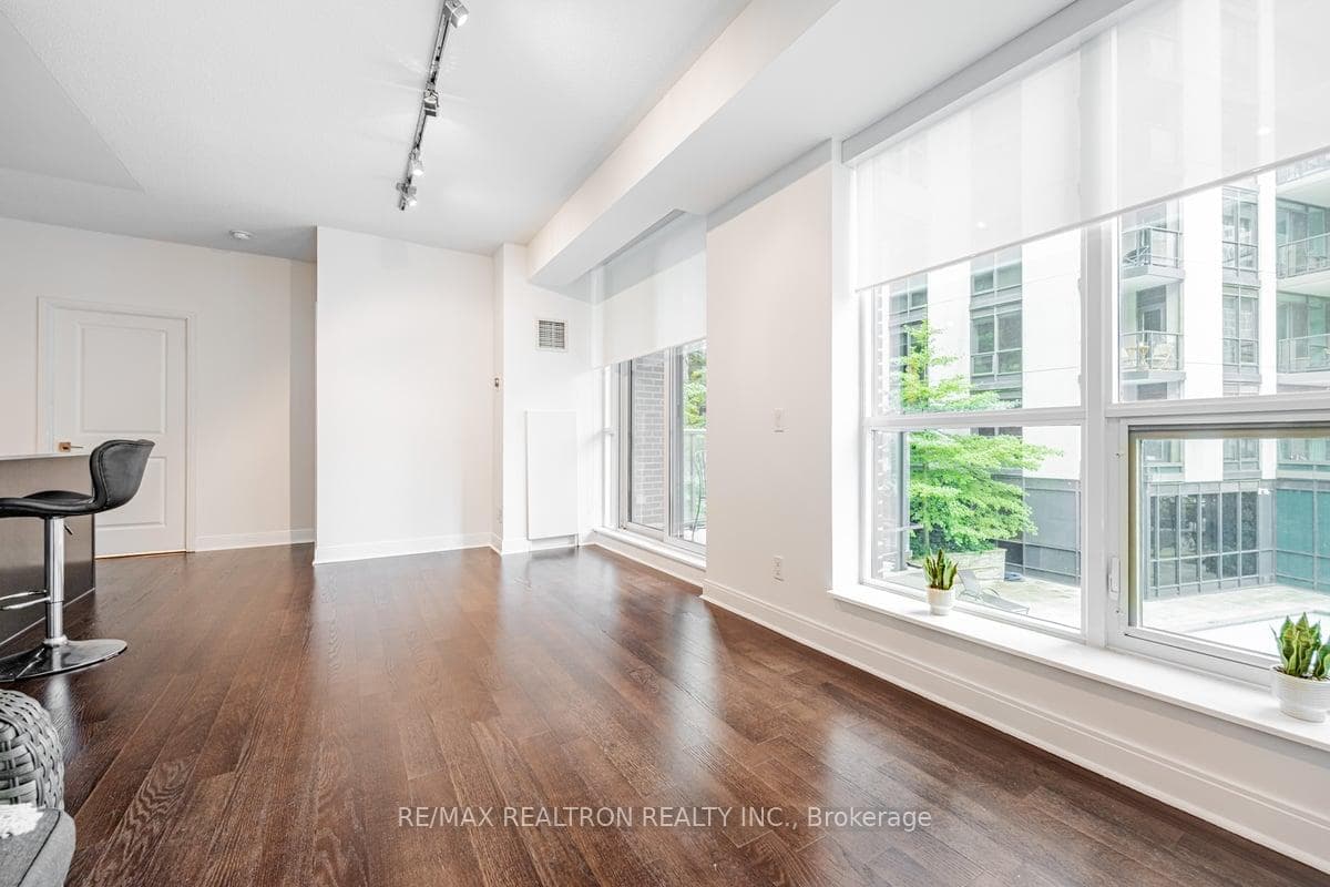 Hardwood floors thruout