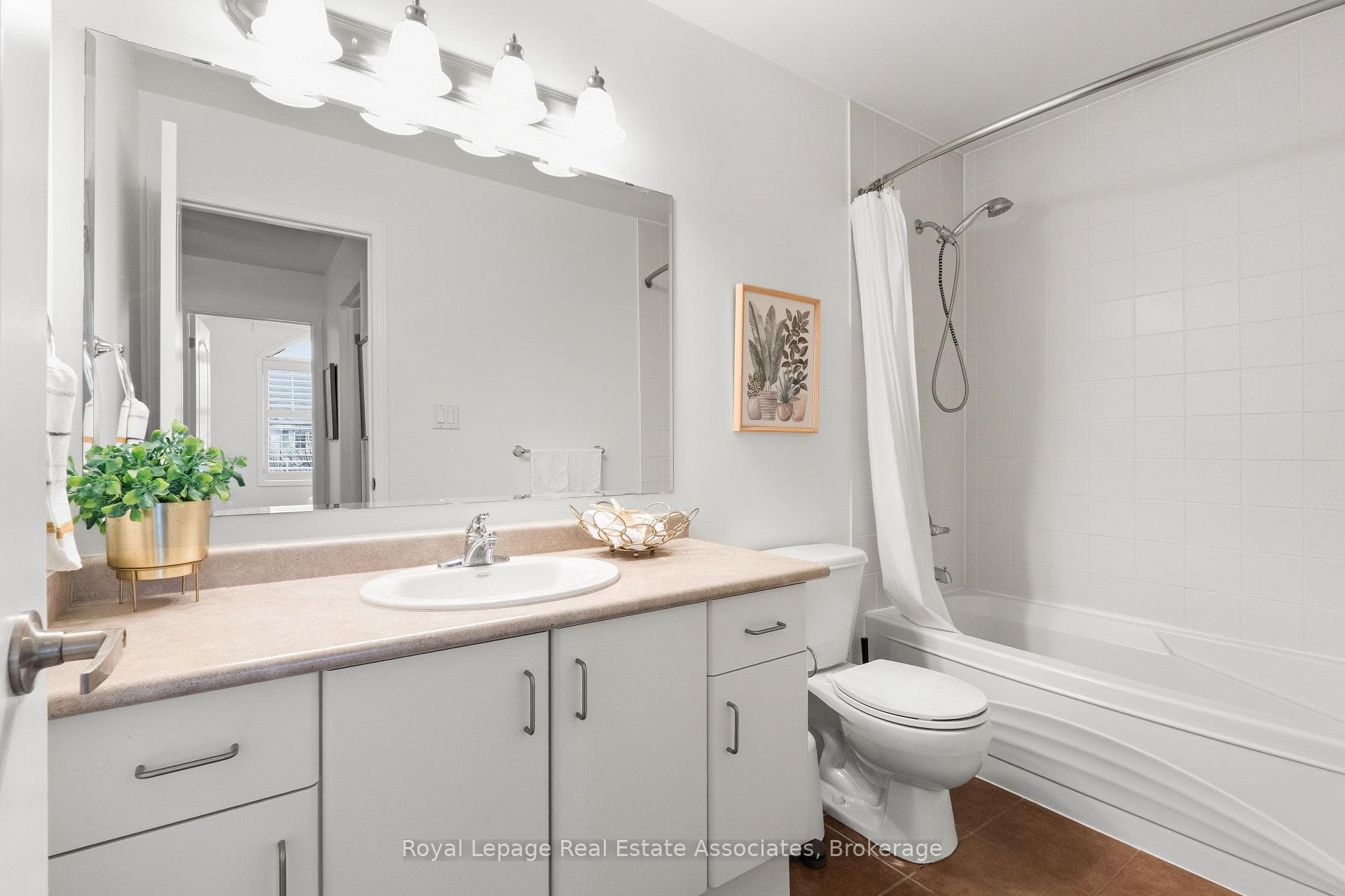 291 Silver Court photo 31