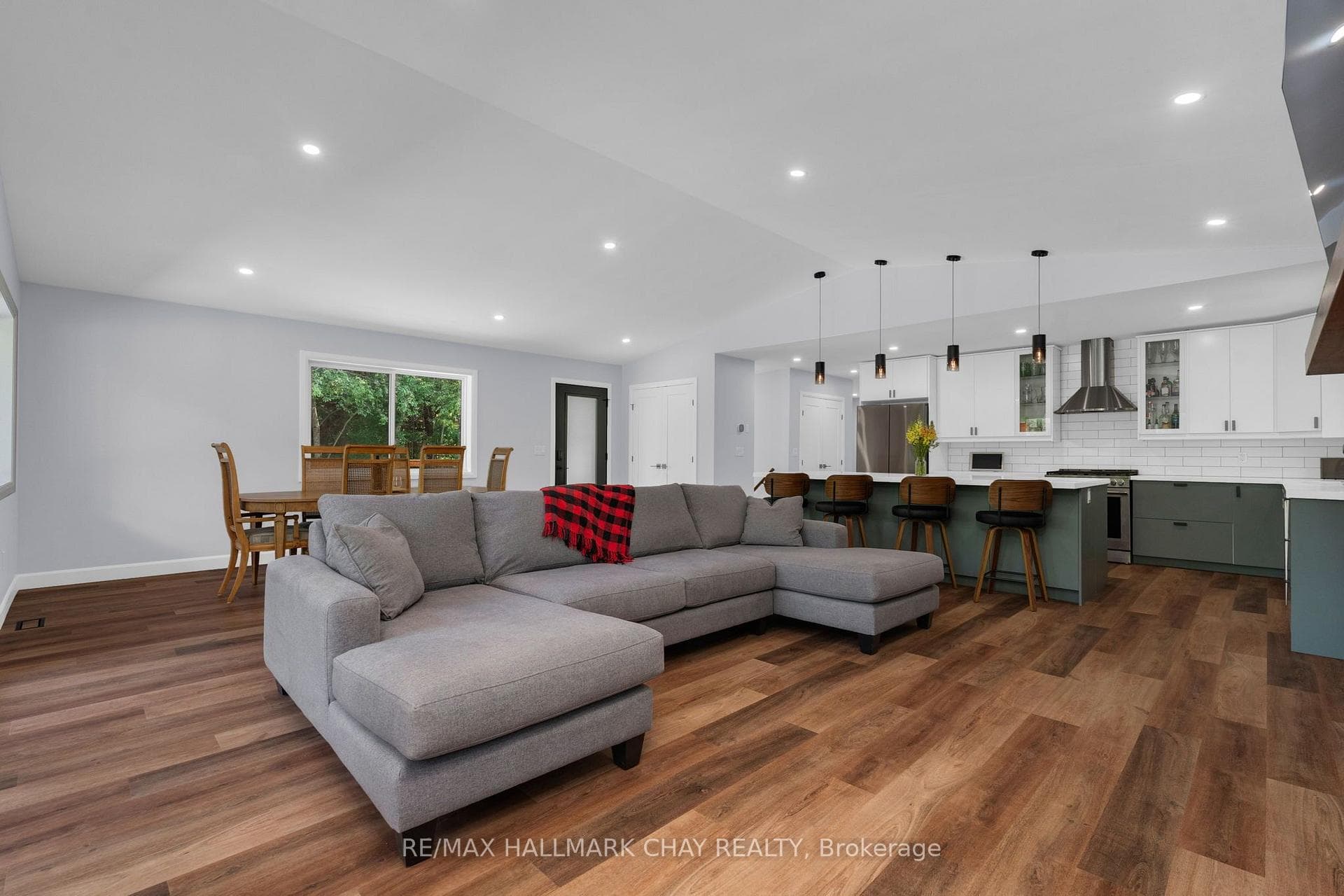 780 Marshall Road, Tiny