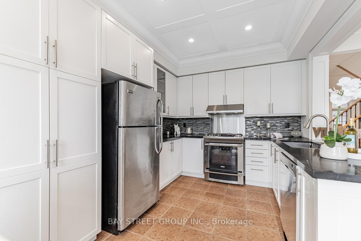 195 Kirkvalley Crescent photo 12