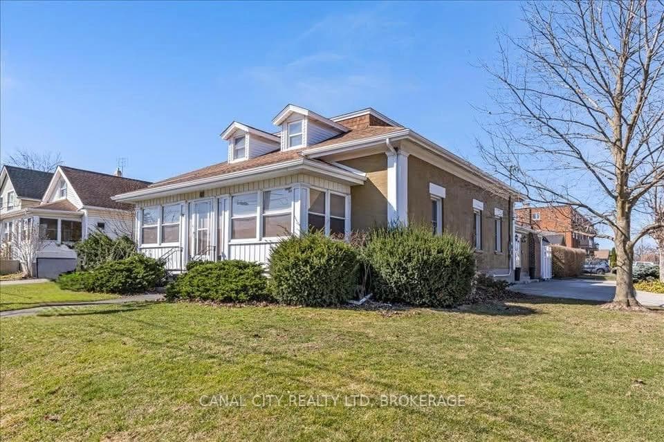 49 Pine Street photo 1