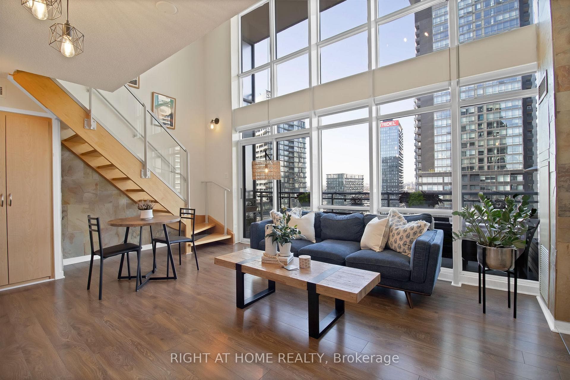 15 Fort York Boulevard Unit 3205 photo 8
