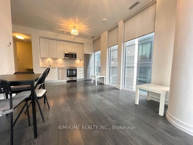 28 Wellesley Street Unit 709 photo 3