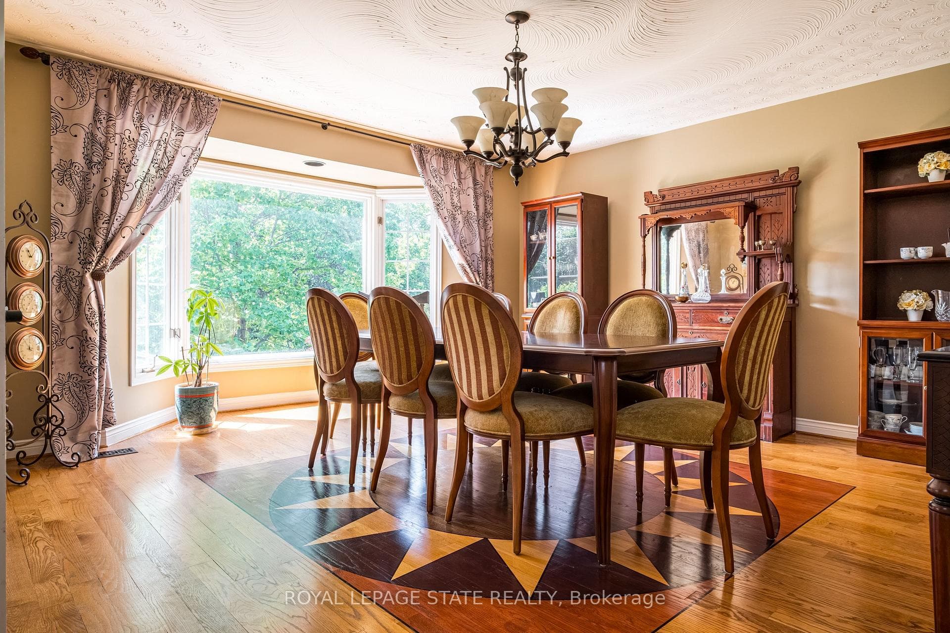 1 Kusins Court photo 7