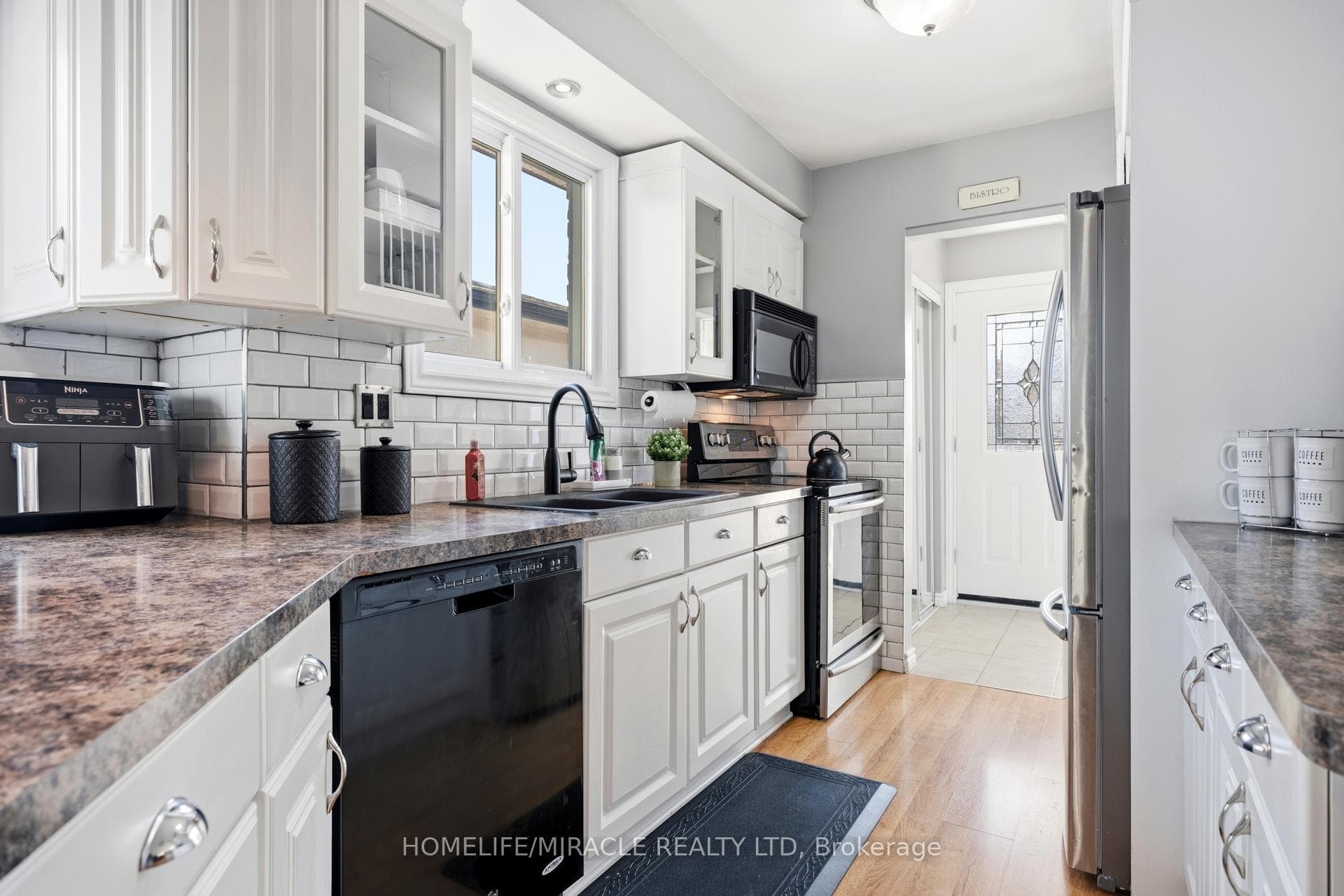 567 Ferndale Court photo 17
