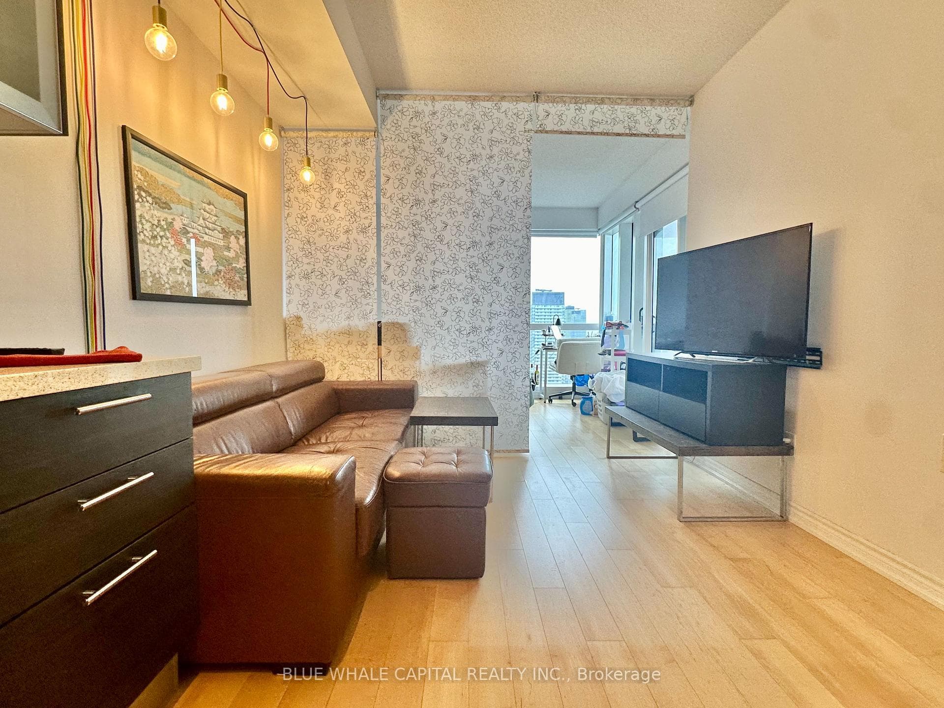 386 Yonge Street Unit 4701 photo 1