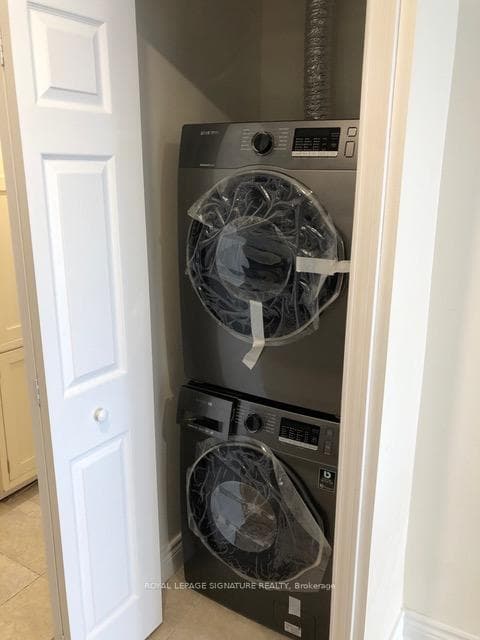 20 Kew Beach Avenue Unit Main photo 8