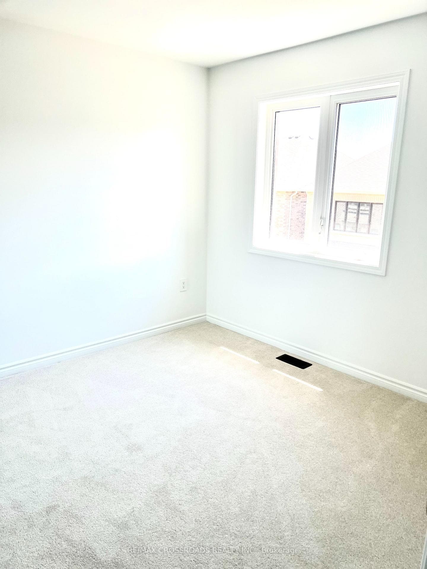1421 Mockingbird Square photo 19