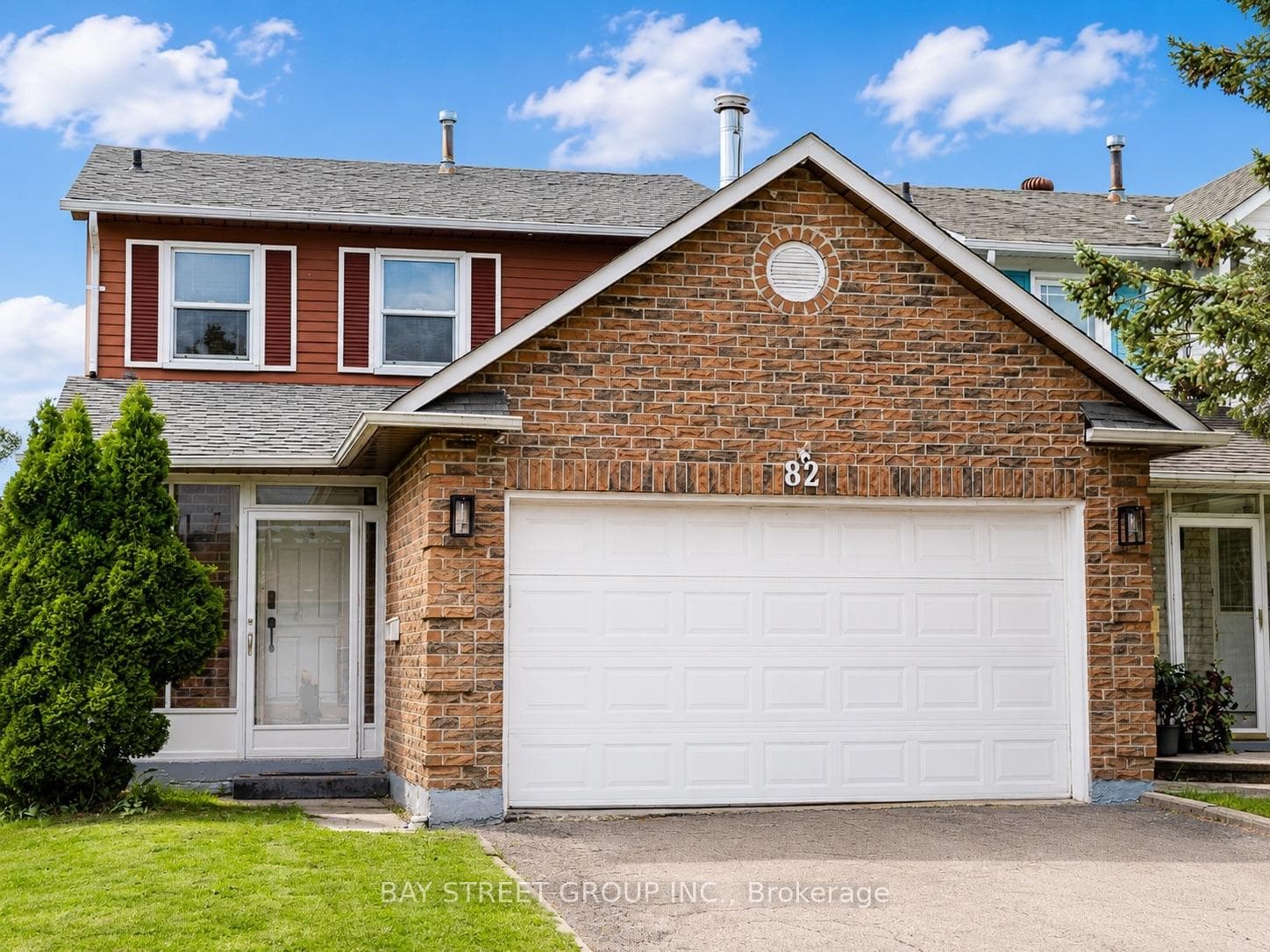 82 Radwell Crescent photo 2