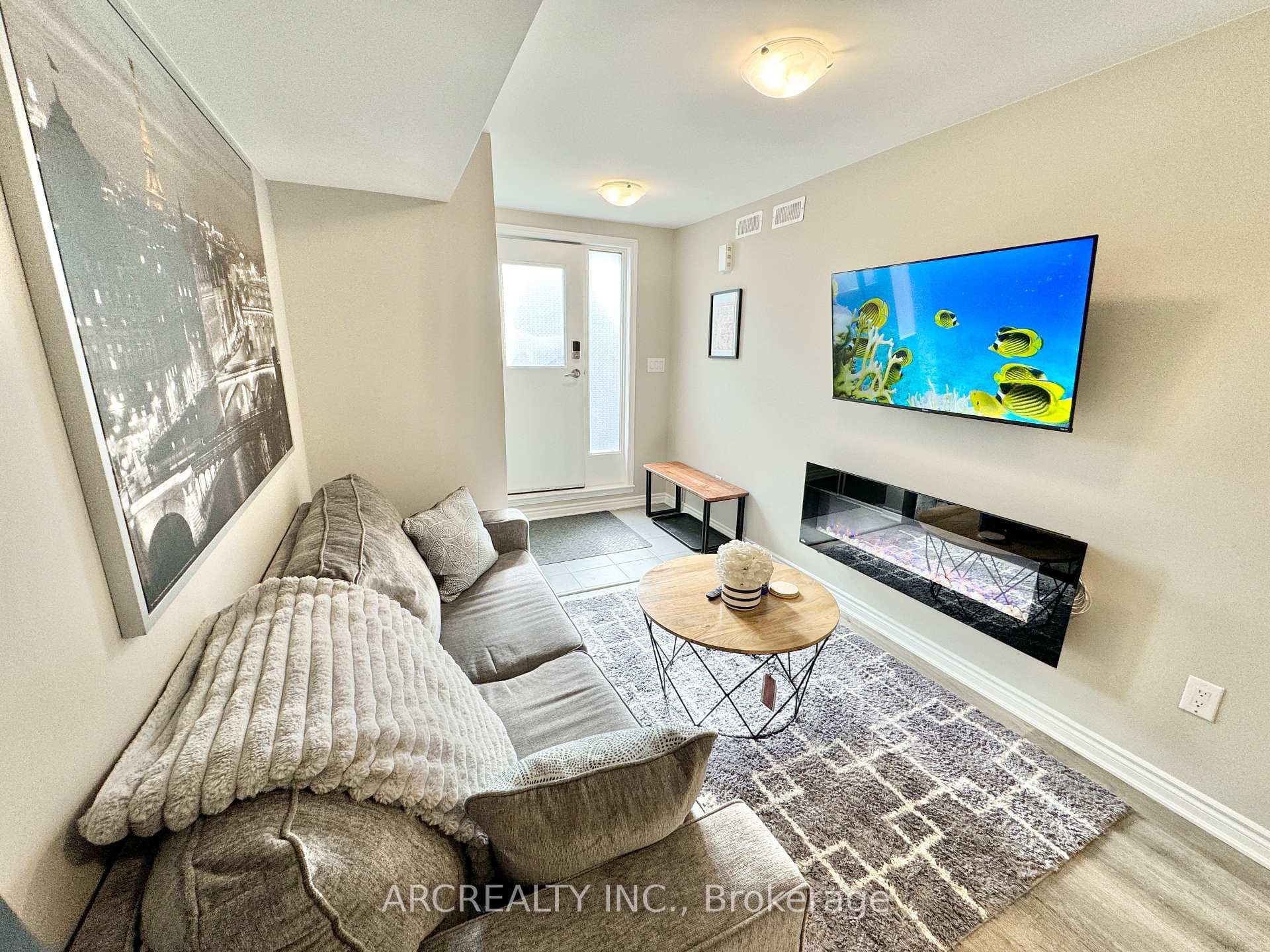 2787 Eglinton Avenue Unit 330 photo 4