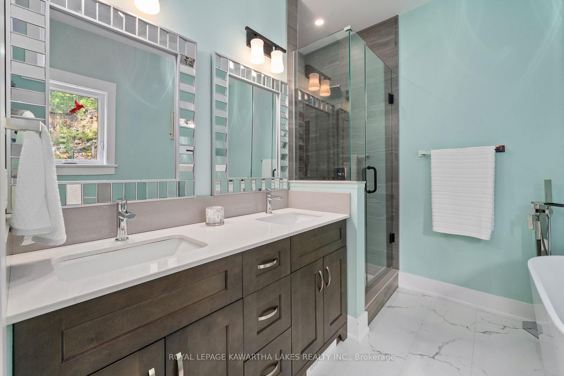 410 Country Lane photo 26