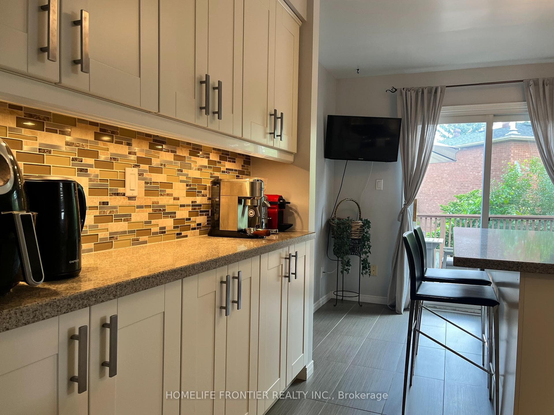 36 Tamara Drive photo 15